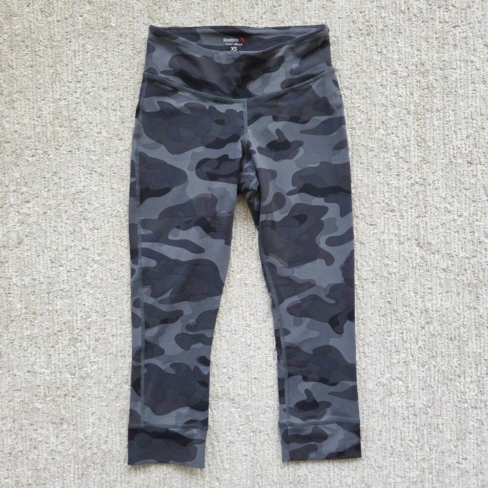 Reebok Speedwick Gray Camo Print Capri Cropped Leggings Athletic Tight Womens XS